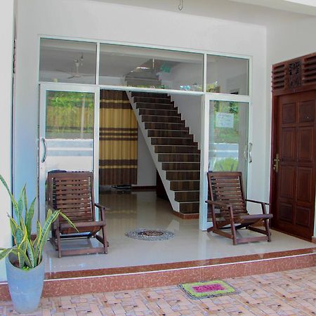 Sasmika Villa Surf And Yoga Hostel Weligama Zewnętrze zdjęcie