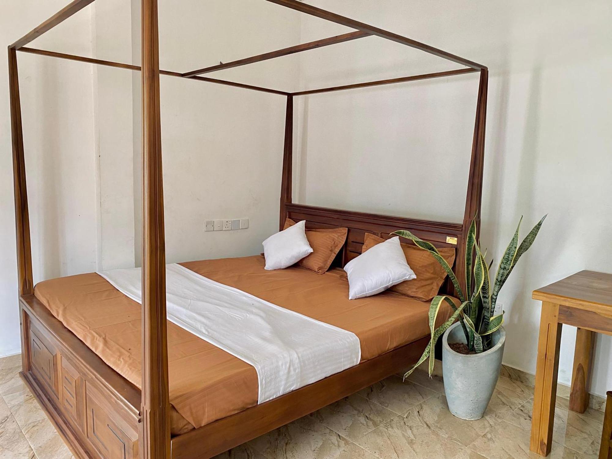 Sasmika Villa Surf And Yoga Hostel Weligama Zewnętrze zdjęcie