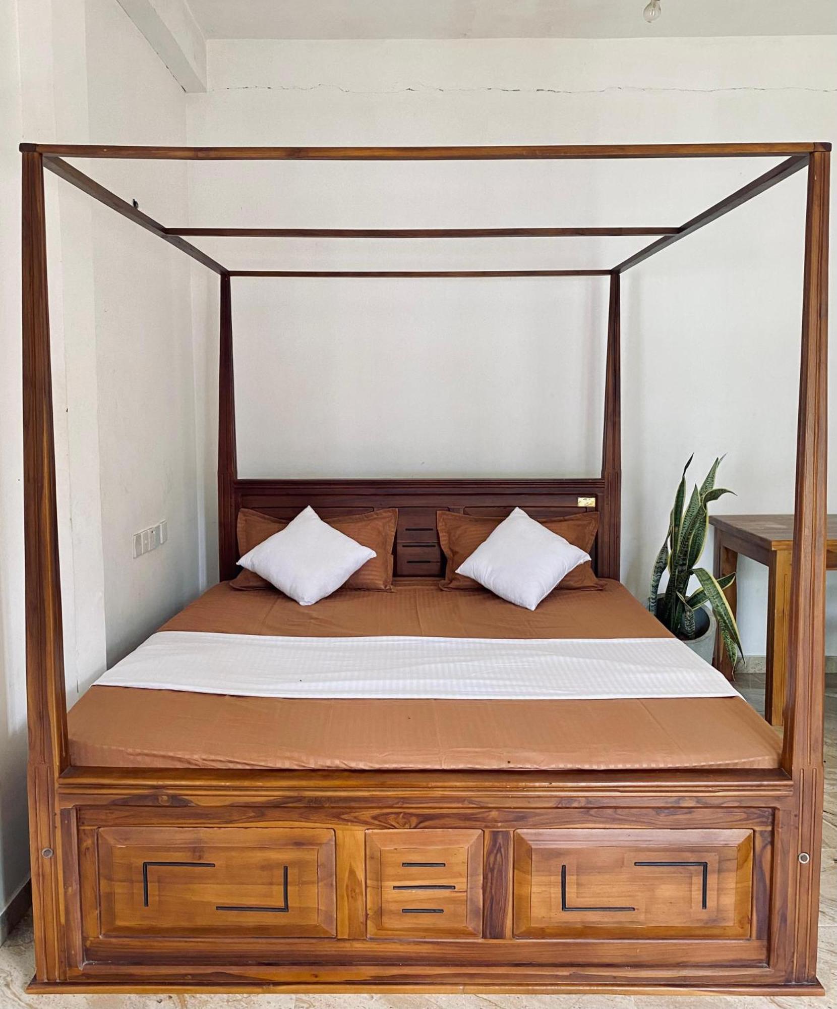Sasmika Villa Surf And Yoga Hostel Weligama Zewnętrze zdjęcie